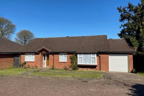 5 Huntsmans Close, Fetcham, Leatherhead, KT22 9XG