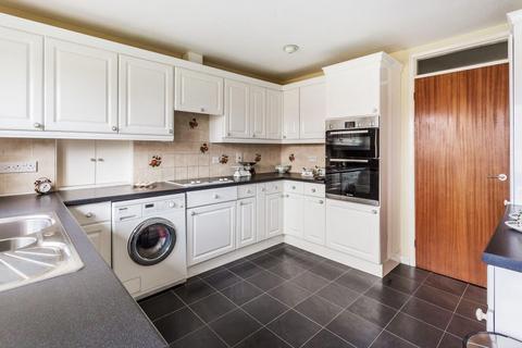 5 Huntsmans Close, Fetcham, Leatherhead, KT22 9XG