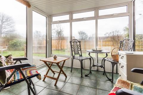 5 Huntsmans Close, Fetcham, Leatherhead, KT22 9XG