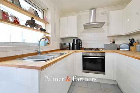 96 Constable Avenue, Clacton-on-sea, CO16 8XF