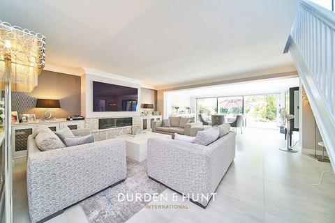 4 bedroom detached bungalow for sale, Stapleford Road, Stapleford Abbotts