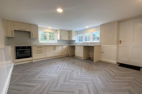 3 bedroom semi-detached house to rent, Townlake PL19