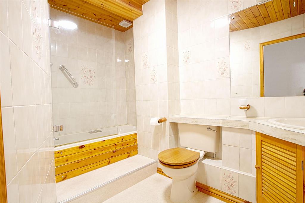 Bathroom ps.jpg