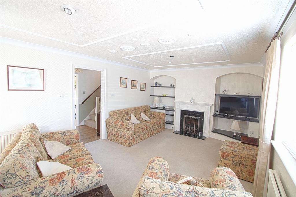 Lounge 2 .jpg
