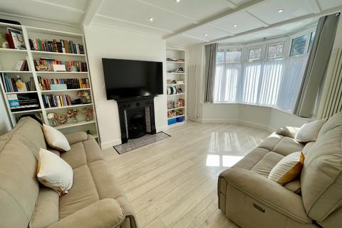 4 bedroom semi-detached house for sale, Stockingstone Road, Luton, Bedfordshire, LU2 7DD