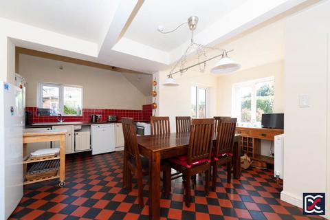 2 Chapel Lane, Maidford, Towcester, NN12 8HU
