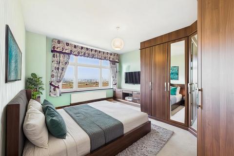 3 bedroom maisonette for sale, Shrewsbury Lane, Shooters Hill