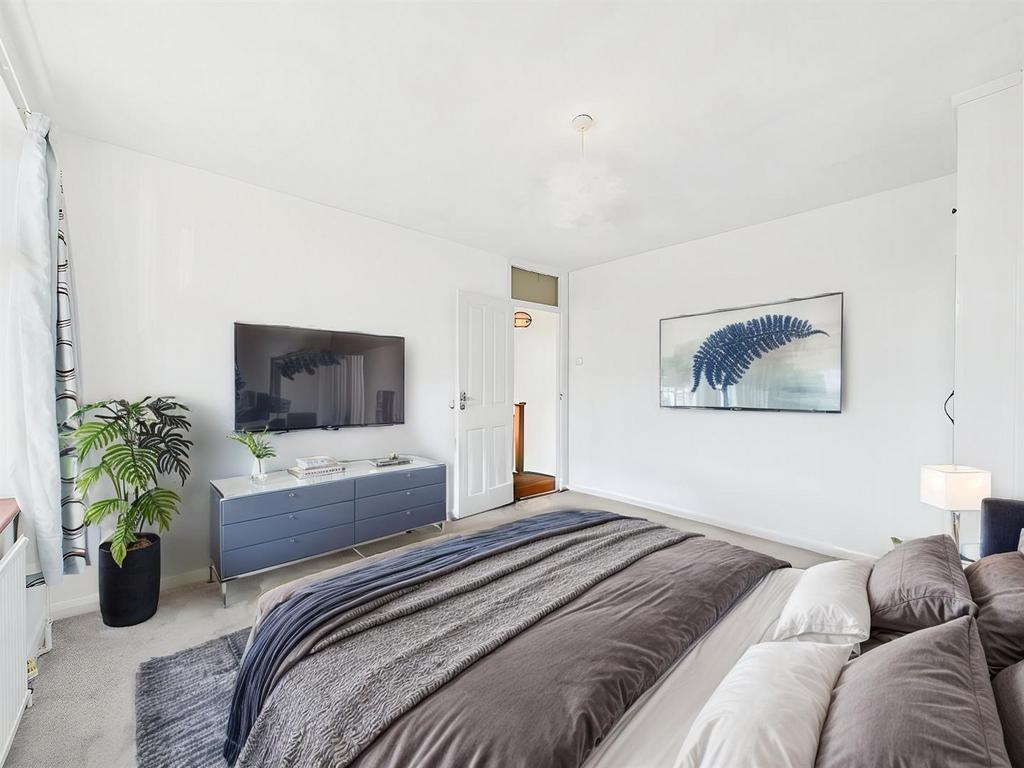 CAM02664 G0-PR0099-STILL023 - Bedroom - Modern - 9.