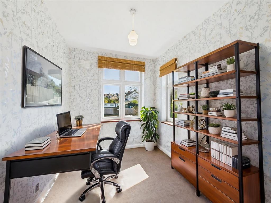CAM02664 G0-PR0099-STILL018 - Home Office - Modern