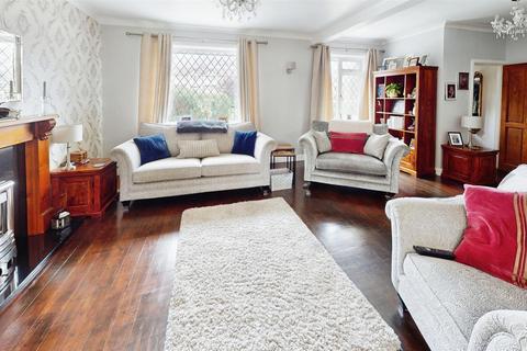 3 bedroom detached bungalow for sale, The Avenue, Clayton, Bradford