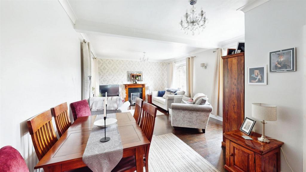 2eabb15e-39-The-Avenue-01232025 152607.jpg