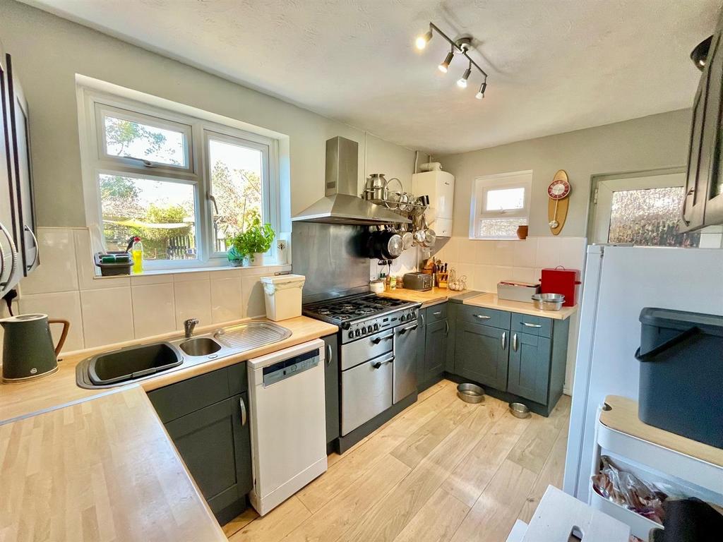 3 Parsonage Lane Kitchen.jpg