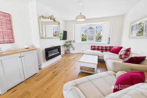 301 Hook Road, Chessington, KT9 1EH