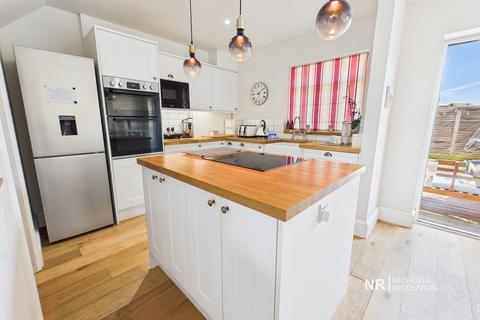 301 Hook Road, Chessington, KT9 1EH
