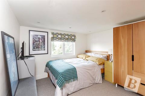 27 Drummond Road, Romford, RM7 7EJ