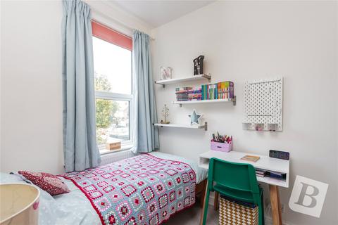 27 Drummond Road, Romford, RM7 7EJ