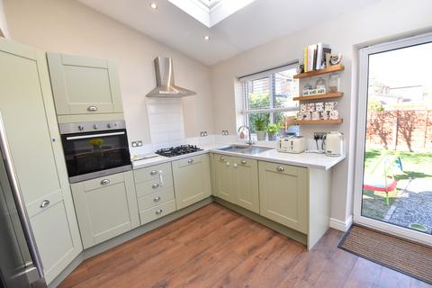40 Aldermere Crescent, Urmston, Manchester, M41 8UF