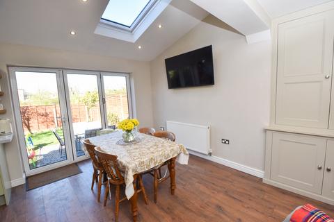 40 Aldermere Crescent, Urmston, Manchester, M41 8UF