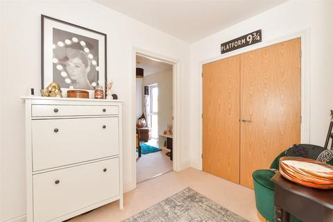 2 bedroom apartment for sale, Liberator Place, Chichester, West Sussex
