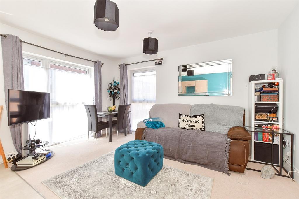 Lounge/ Kitchen