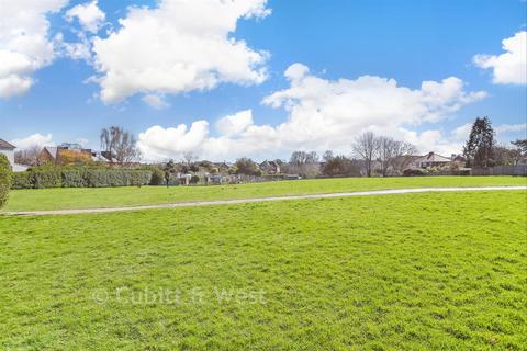 2 bedroom apartment for sale, Liberator Place, Chichester, West Sussex