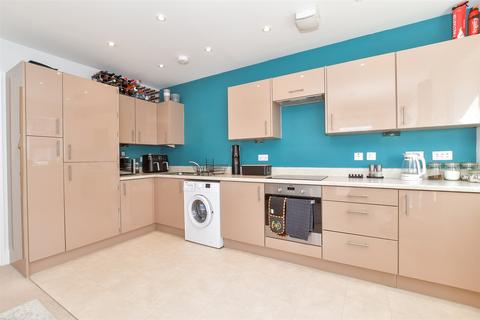 2 bedroom apartment for sale, Liberator Place, Chichester, West Sussex