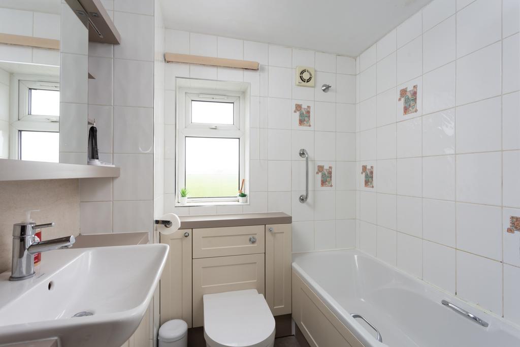 En Suite Bathroom