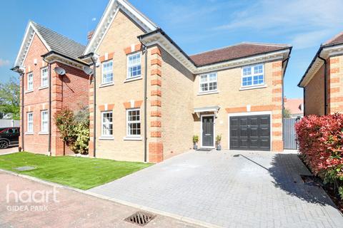 6 Caxton Way, Romford, RM1 4GS