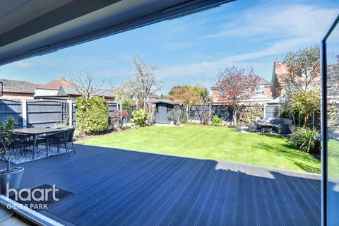 6 Caxton Way, Romford, RM1 4GS