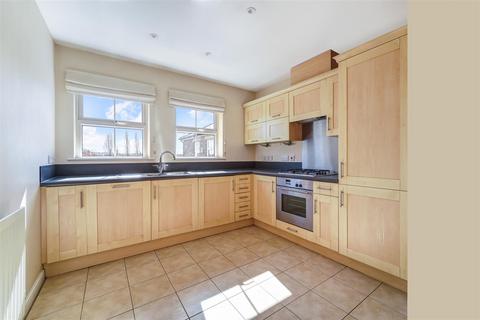 2 bedroom flat for sale, Silk Croft, Horton Crescent, Epsom