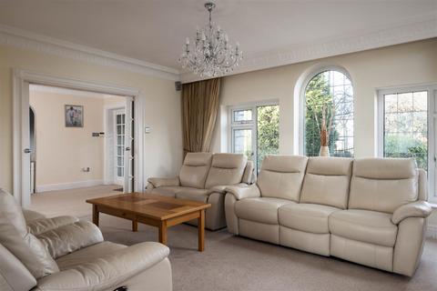 4 bedroom detached house for sale, Alwoodley Lane, Leeds LS17