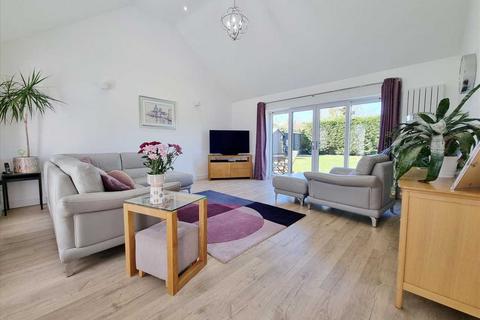 undefined, Kirkby La Thorpe NG34