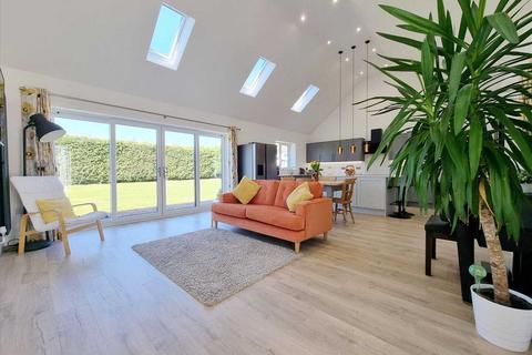 undefined, Kirkby La Thorpe NG34