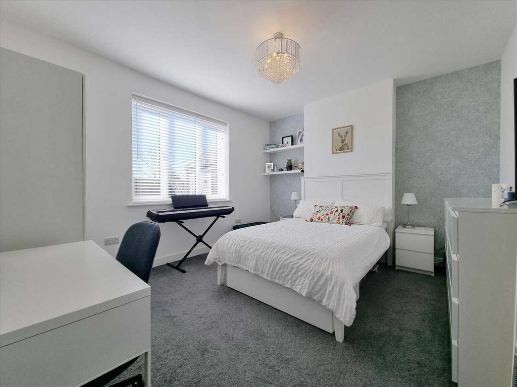 Bedroom 4: