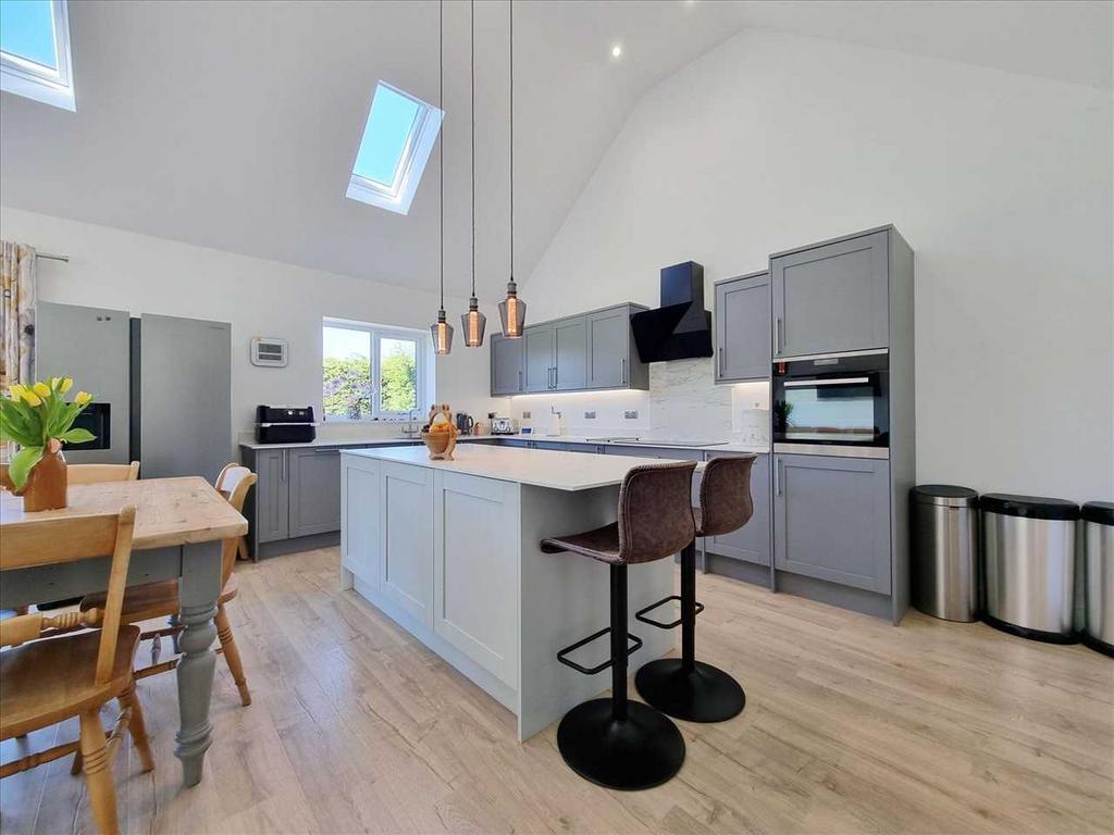 Living Kitchen: