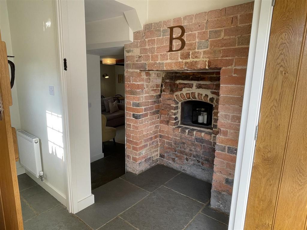 Hallway.JPG