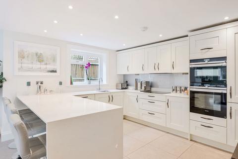 3 bedroom maisonette for sale, West Street, Reigate RH2