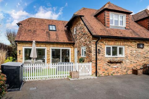 3 bedroom maisonette for sale, West Street, Reigate RH2