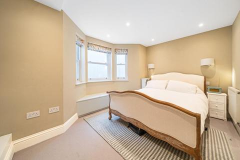 4 bedroom flat for sale, Hargwyne Street, Clapham