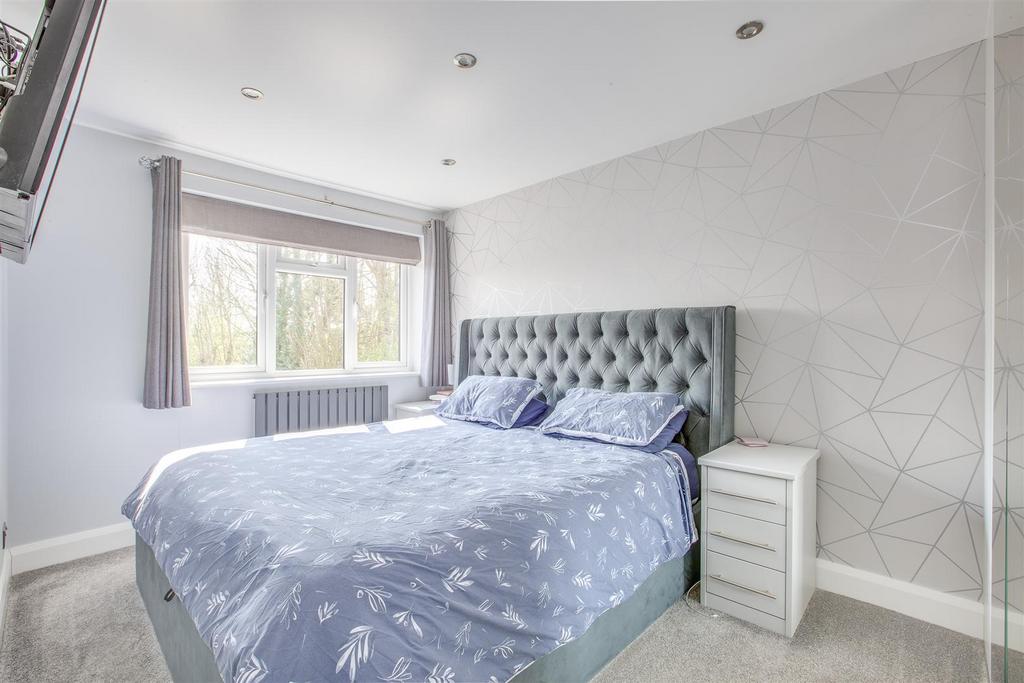 1 Snowdrop Way, HP15 6 BL-11.jpg