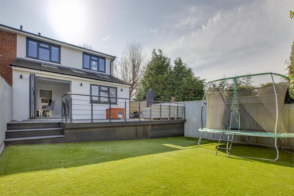 1 Snowdrop Way, HP15 6 BL-2.jpg