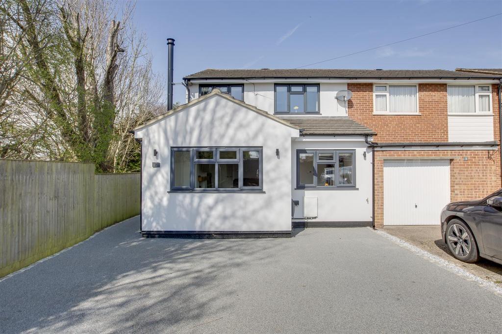 1 Snowdrop Way, HP15 6 BL-14.jpg