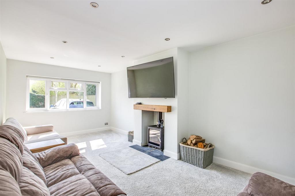 1 Snowdrop Way, HP15 6 BL-8.jpg