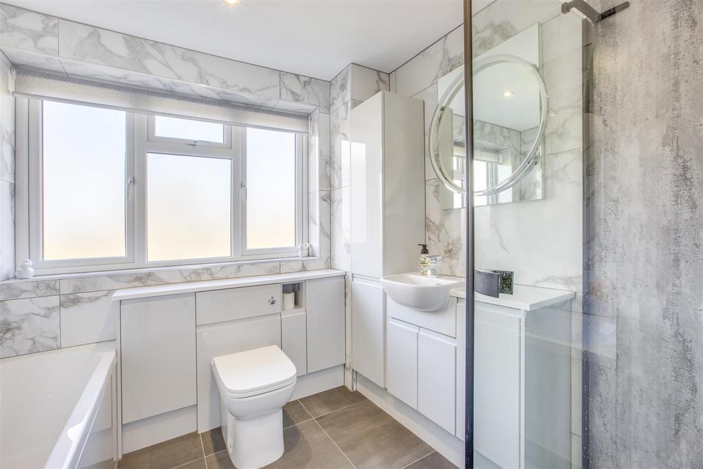 1 Snowdrop Way, HP15 6 BL-13.jpg