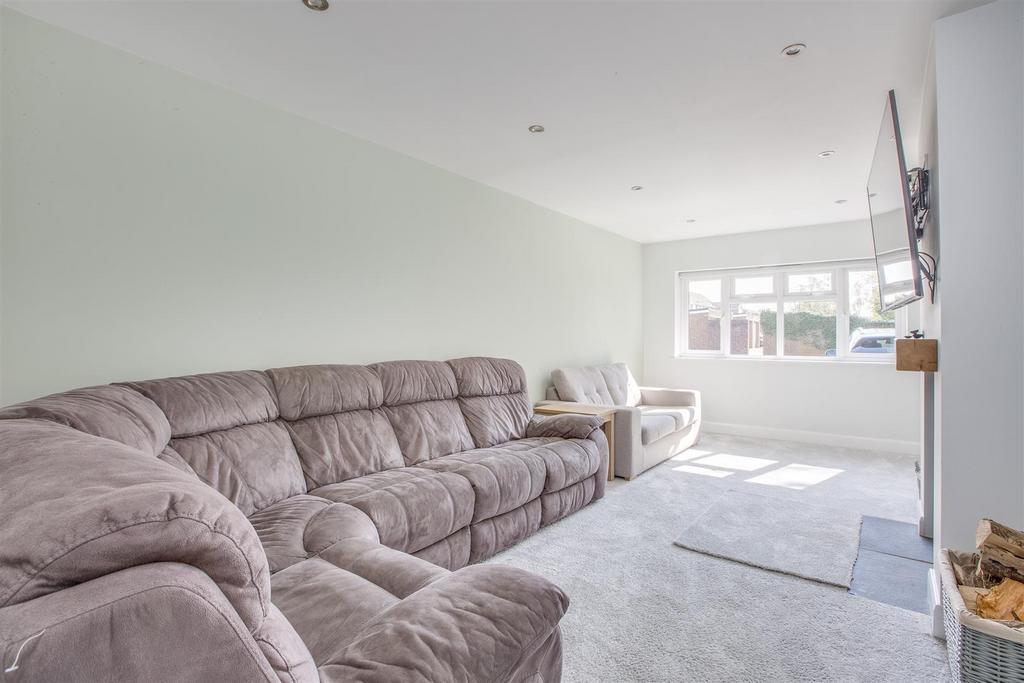 1 Snowdrop Way, HP15 6 BL-7.jpg
