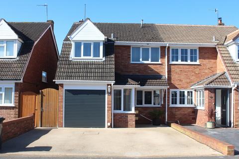 8 Avondale Close, Kingswinford, DY6 7HJ