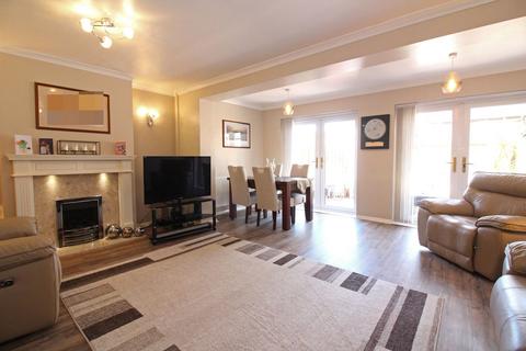 8 Avondale Close, Kingswinford, DY6 7HJ