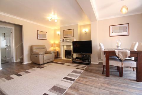 8 Avondale Close, Kingswinford, DY6 7HJ
