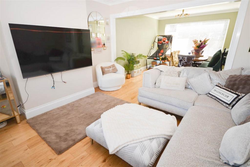 Lounge / Dining Room