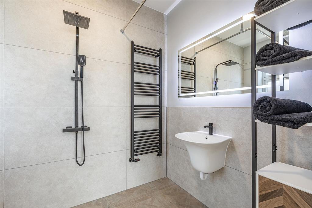 Ensuite.jpg